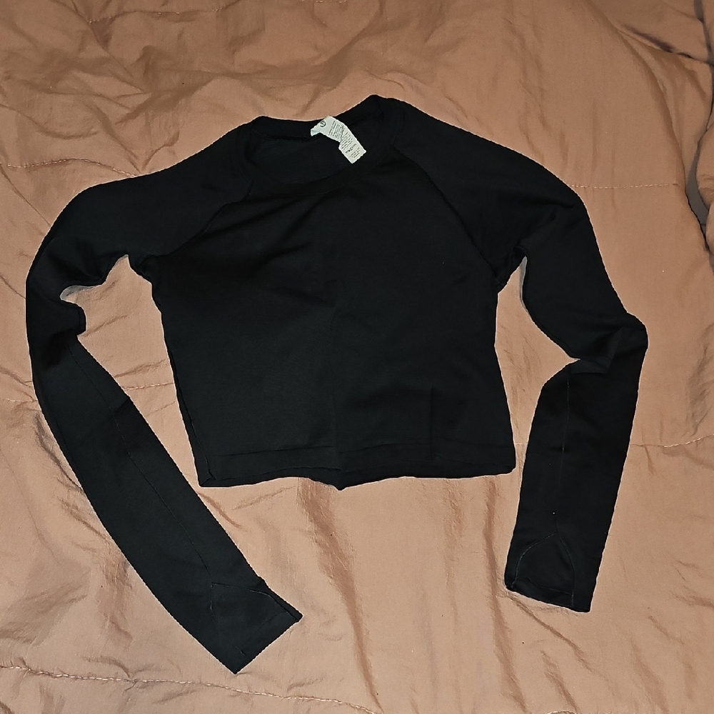 Black Long Sleeve Crop Top